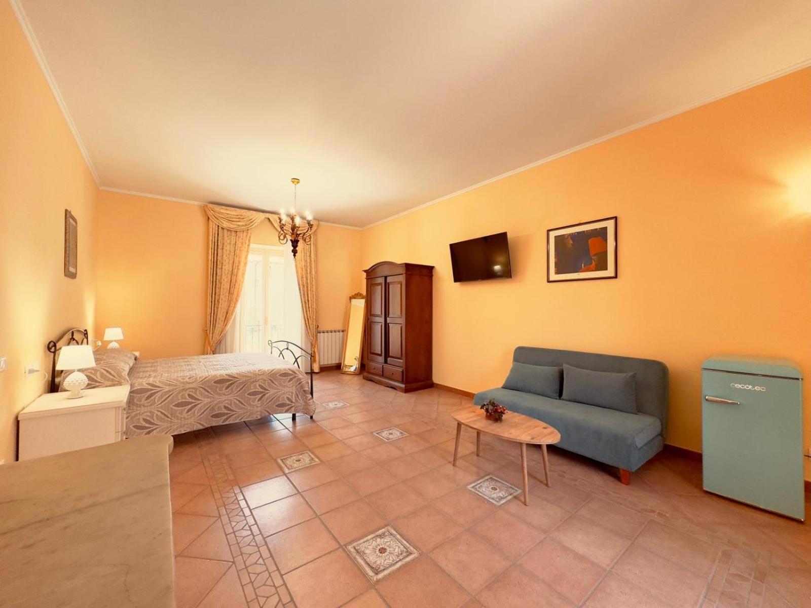 Casa Pepe - Fondi Vertice Rooms ภายนอก รูปภาพ