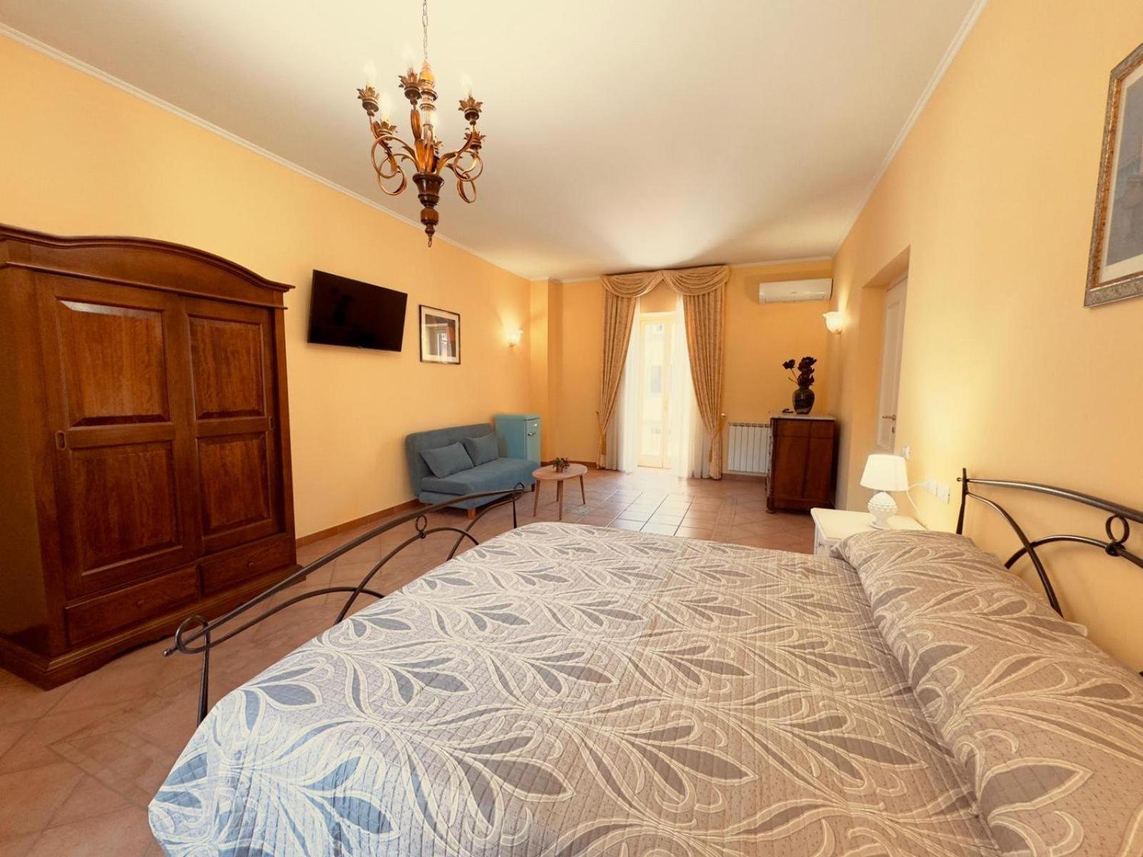 Casa Pepe - Fondi Vertice Rooms ภายนอก รูปภาพ