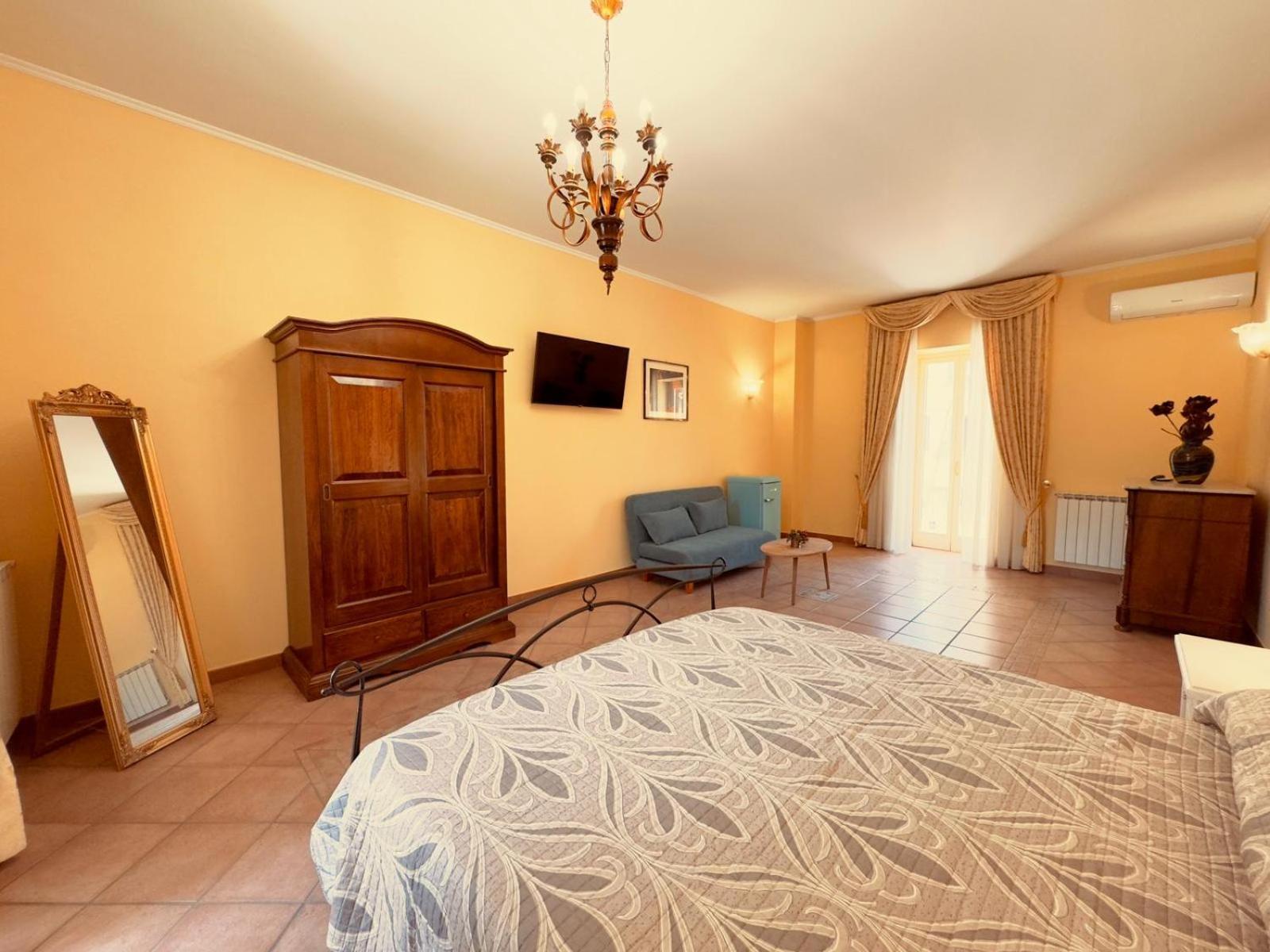 Casa Pepe - Fondi Vertice Rooms ภายนอก รูปภาพ