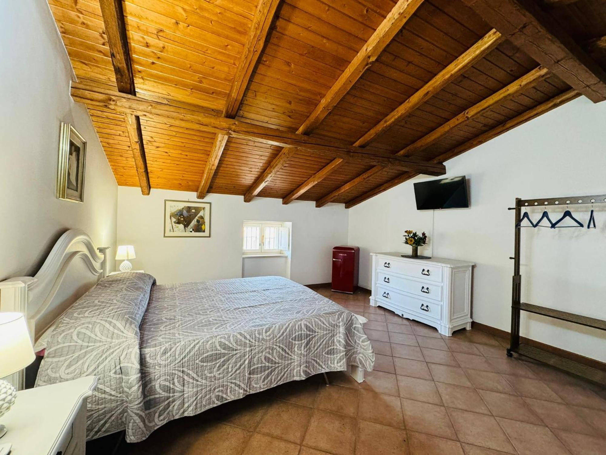 Casa Pepe - Fondi Vertice Rooms ภายนอก รูปภาพ