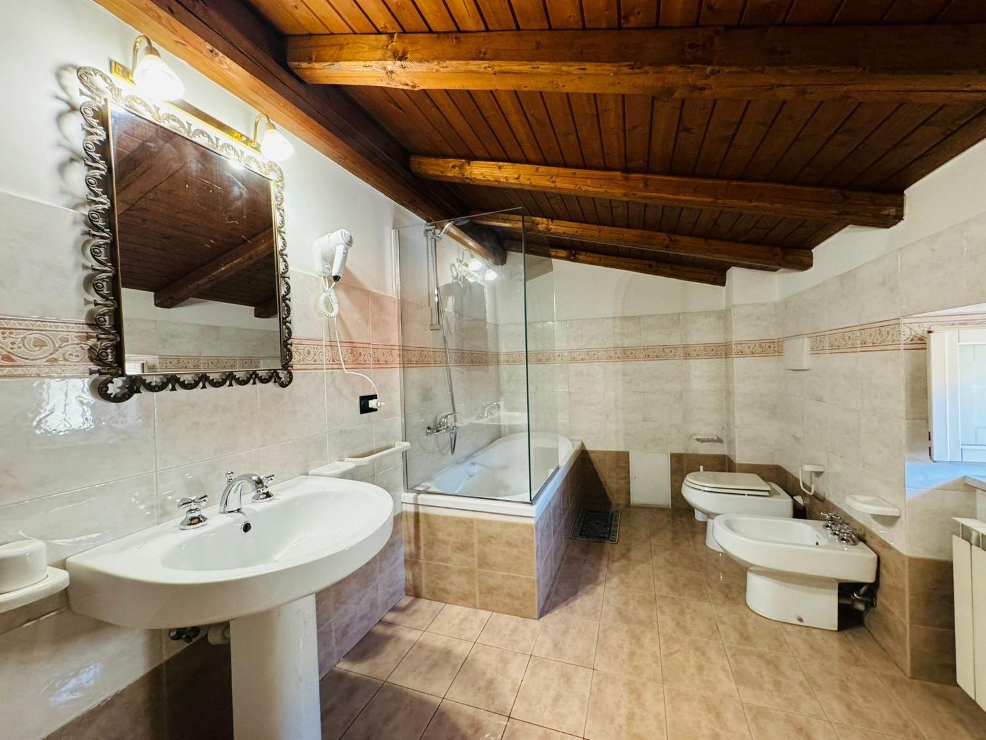 Casa Pepe - Fondi Vertice Rooms ภายนอก รูปภาพ