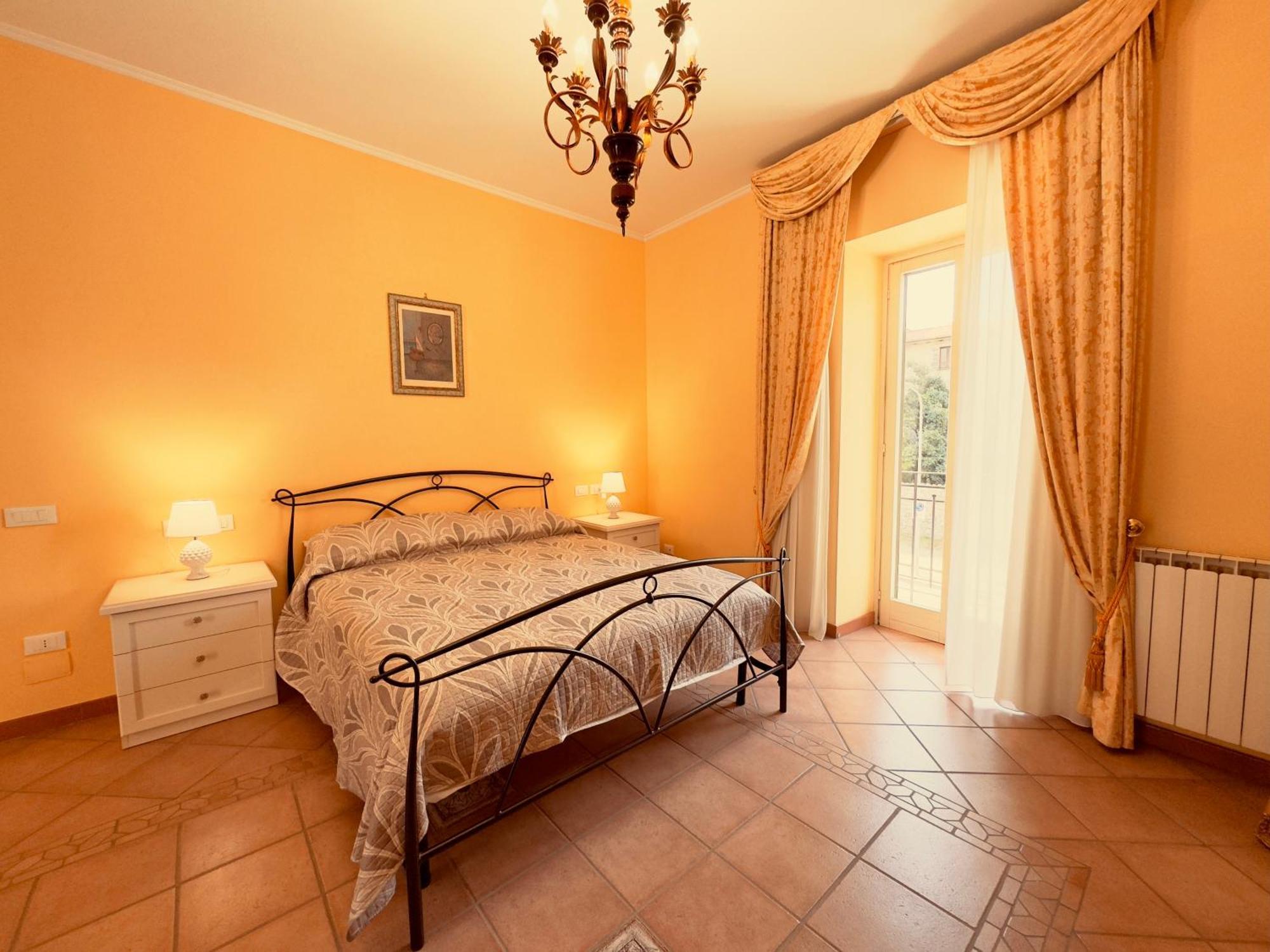 Casa Pepe - Fondi Vertice Rooms ภายนอก รูปภาพ