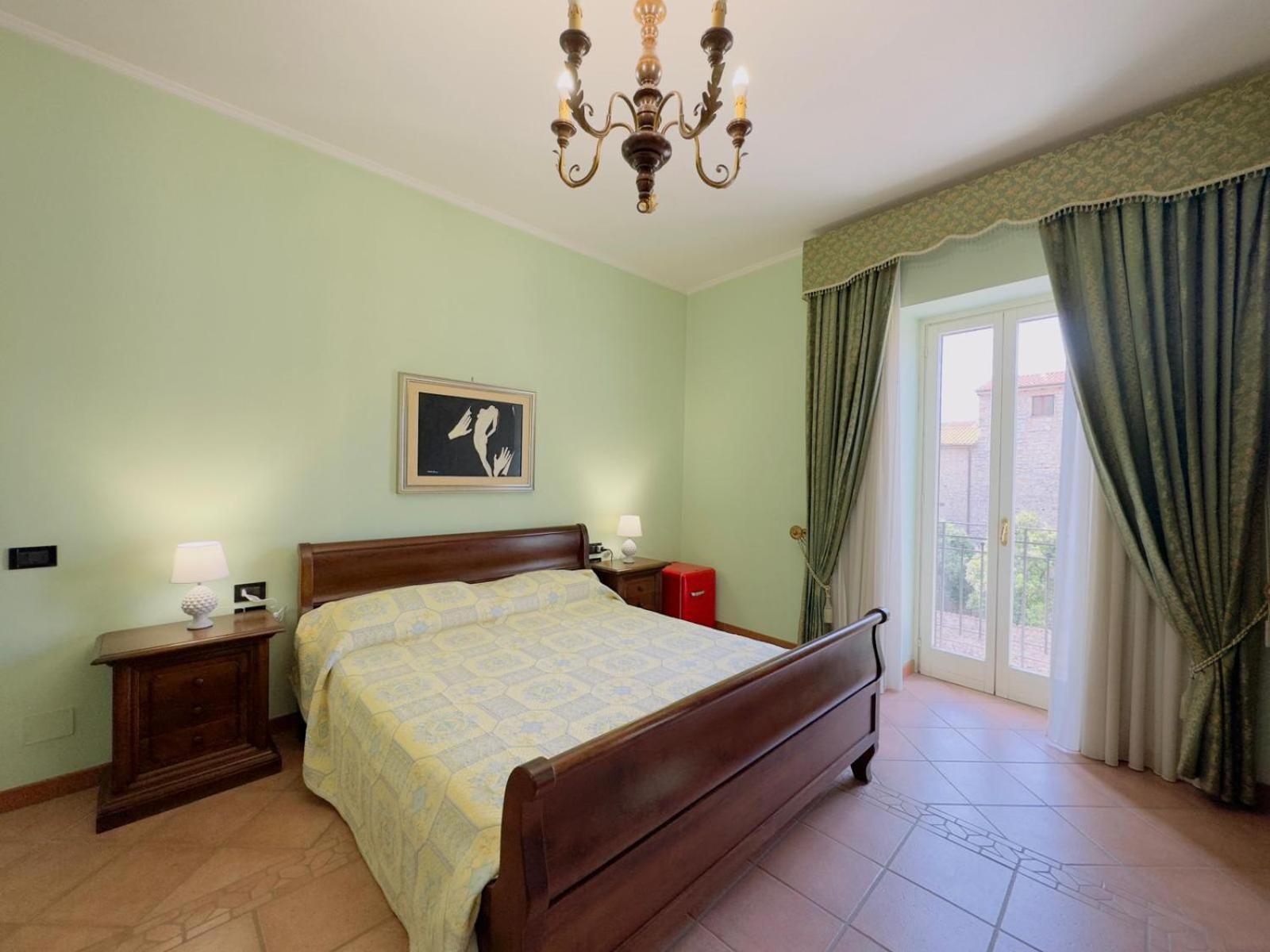 Casa Pepe - Fondi Vertice Rooms ภายนอก รูปภาพ